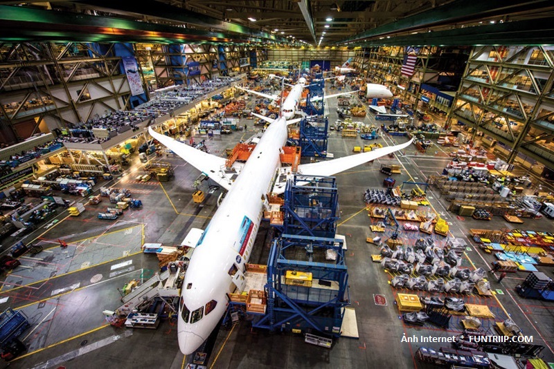 Nhà máy Everett là nơi có các dây chuyền sản xuất máy bay Dreamliner 747, 767, 777 và 787 thuộc loại lớn nhất thế giới.